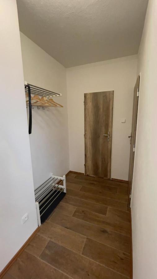 R&J Apartmany Броумов Екстериор снимка