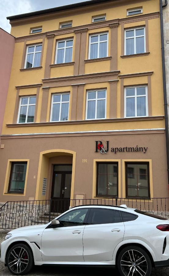 R&J Apartmany Броумов Екстериор снимка